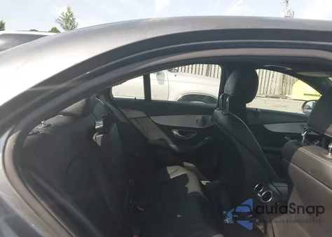 2018 Mercedes-Benz C 300 4Matic z USA, uszkodzony, nr VIN 55SWF4KB3JU278651